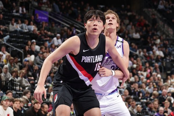 恒捷配资 杨瀚森回应6犯离场赛后落泪：掉了几颗小珍珠，但是问题不大